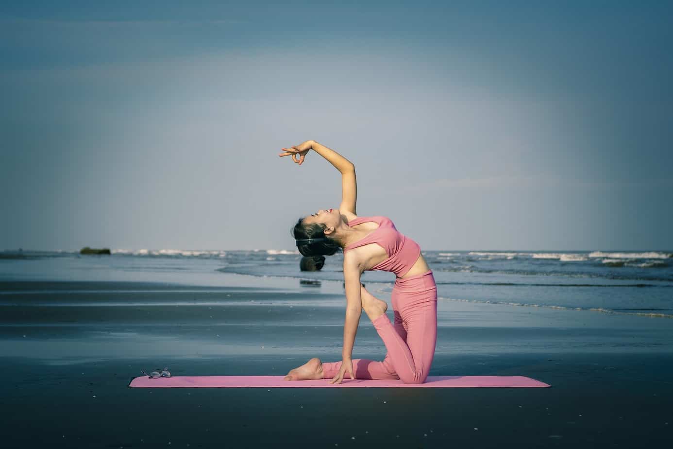 Les 3 meilleures postures de yoga pour dormir remede insomnie